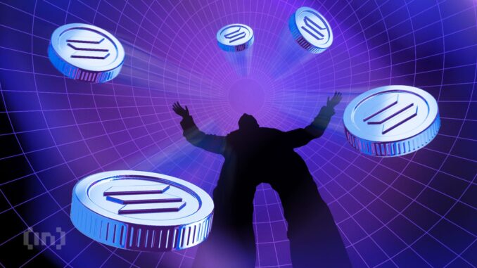Solana (SOL) Gains Institutional Backing as Altcoin Season Looms Solana Accumulation Heats Up: Institutions Bet Big Ahead of Altcoin Season