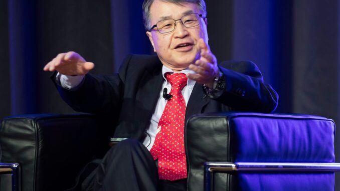 Telecommunications Pioneer Seizo Onoe Honored