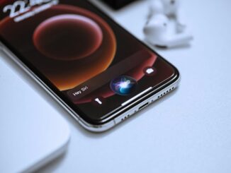 Apple plans big Siri update with help from Google AI