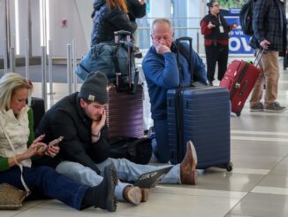 Airlines cancel more than 1,500 flights for winter storm