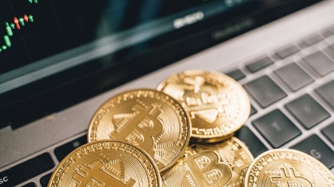 US Spot Bitcoin ETFs Log $1.79 Billion Weekly Net Outflows