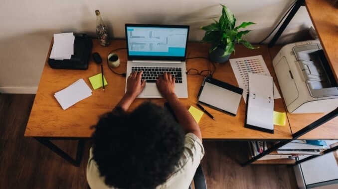 5 desk gadgets that can make your workday better