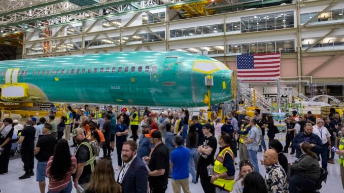 United needs to decide what to do with its old Boeing 737 Max 10 seats