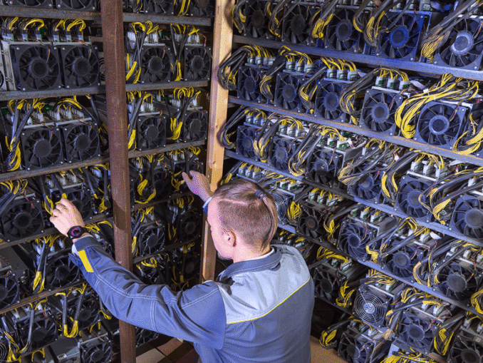 Zcash Price Spike Fuels Massive Mining Profits and Hashrate Boom